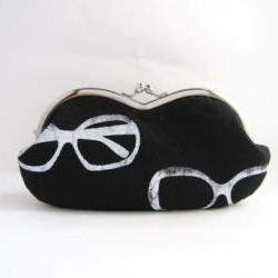 sunglasses case -sunglasses on black linen - snap case- frame purse